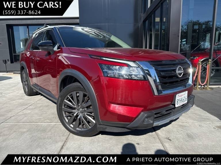 2022 Nissan Pathfinder SL