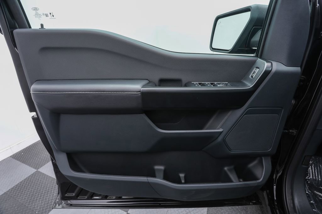 2025 Ford F-150 STX photo 6