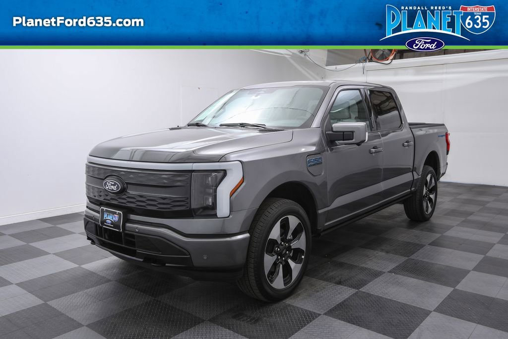 2025 Ford F-150 Lightning Platinum photo 3
