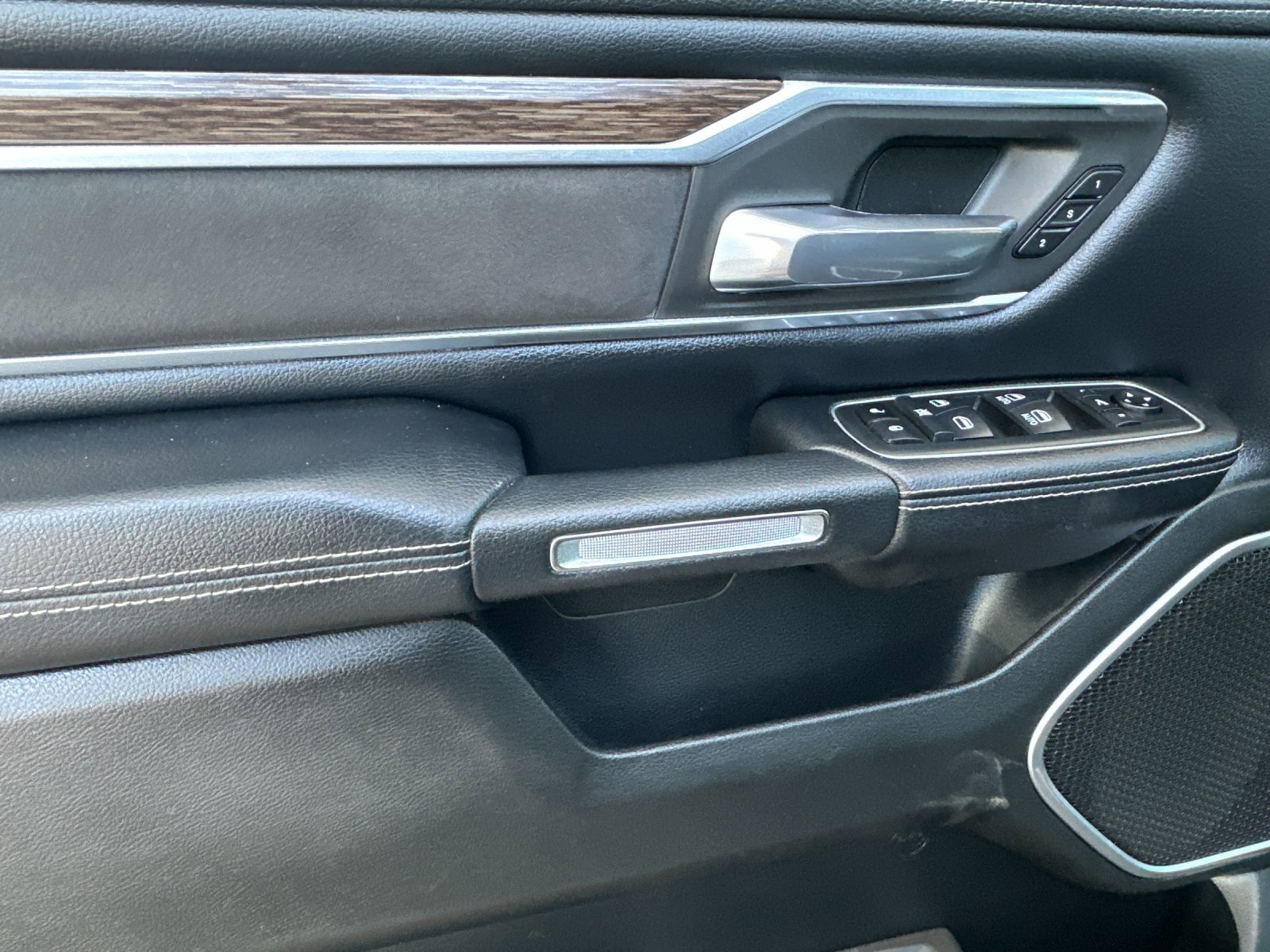 2022 Ram 1500 Laramie photo 10