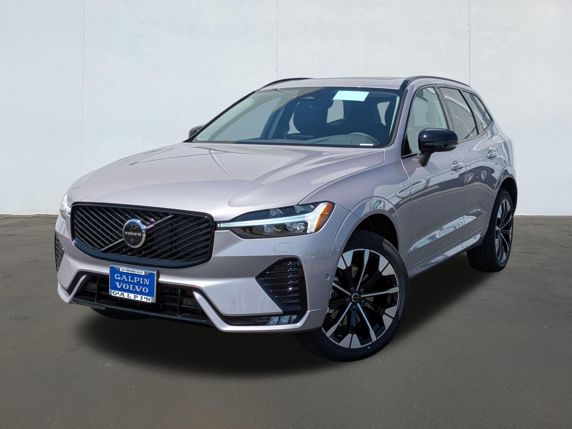 2026 Volvo XC60 B5 Plus photo 4