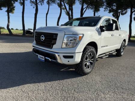 2021 Nissan Titan SV