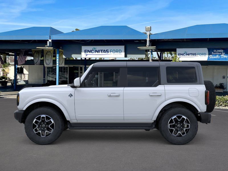 2025 Ford Bronco Outer Banks photo 3