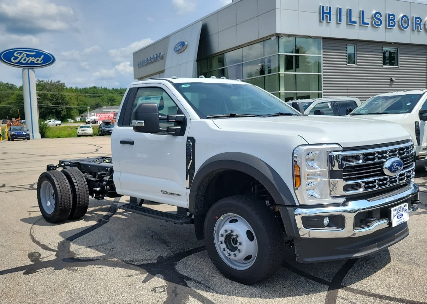 2025 Ford F-550 Super Duty Chassis Cab XL's photo