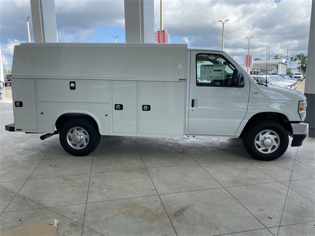 2026 Ford E-350 Base photo 5