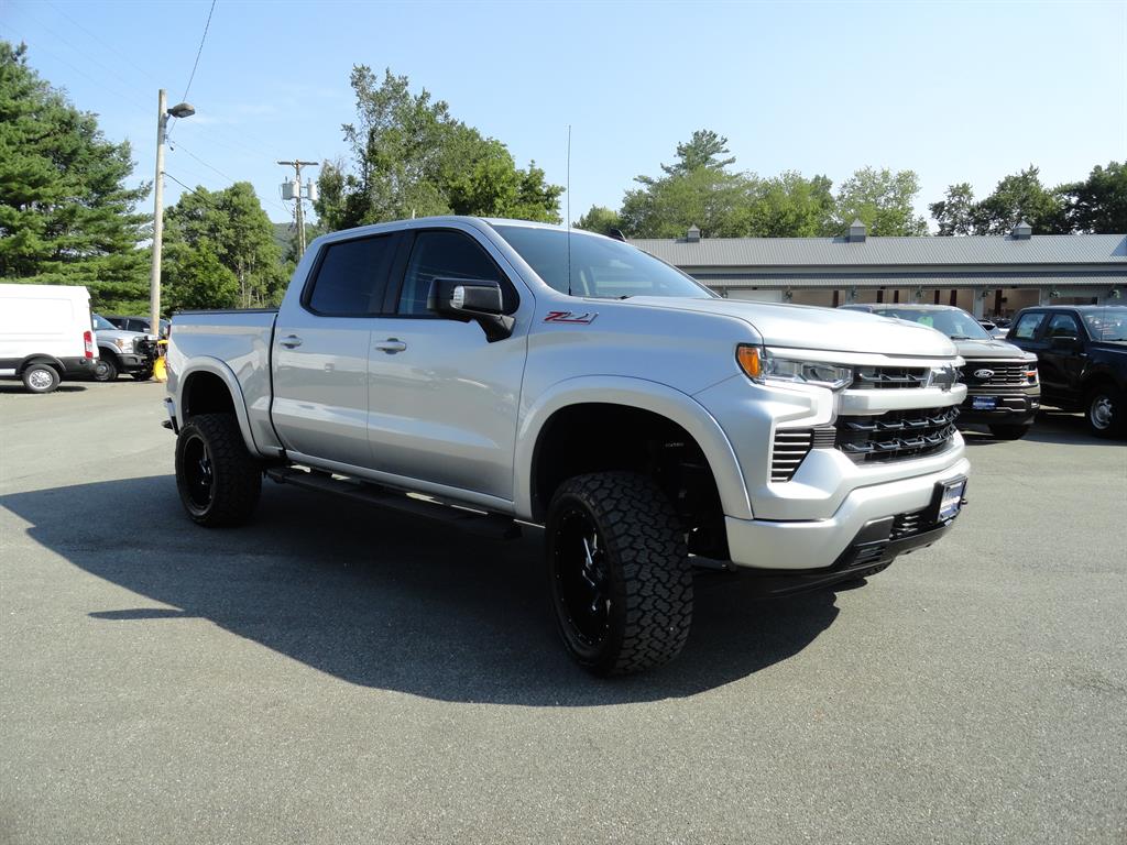 2022 Chevrolet Silverado 1500 RST photo 3