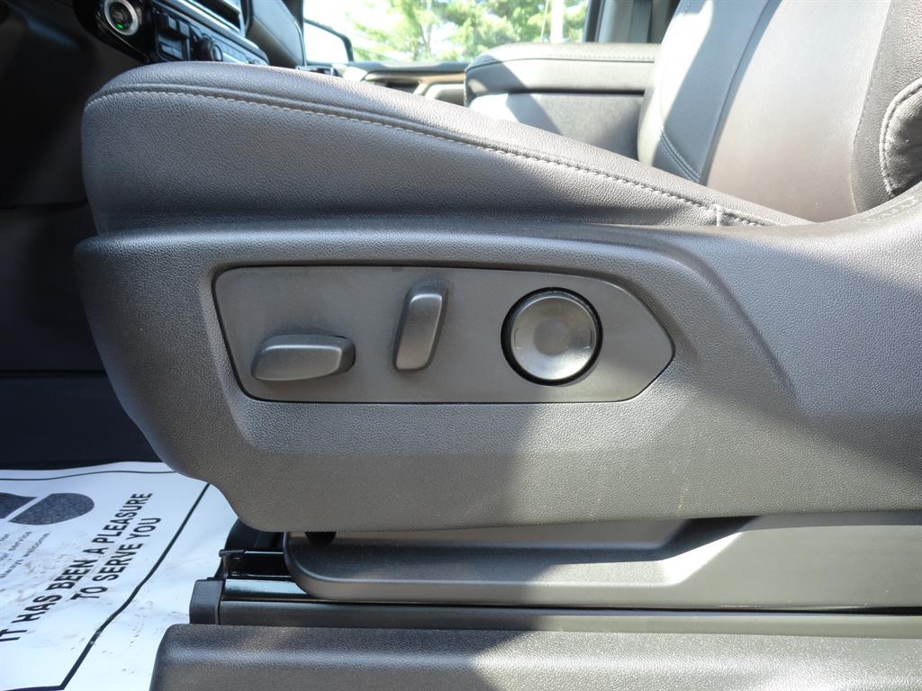 2022 Chevrolet Silverado 1500 RST photo 12