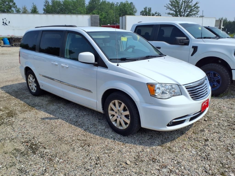 2015 Chrysler Town AND Country Touring