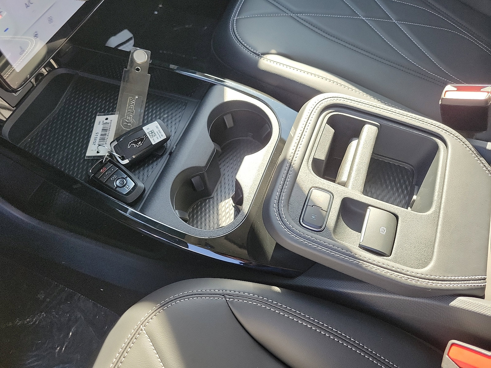 2025 Ford Mustang Mach-E Select photo 5