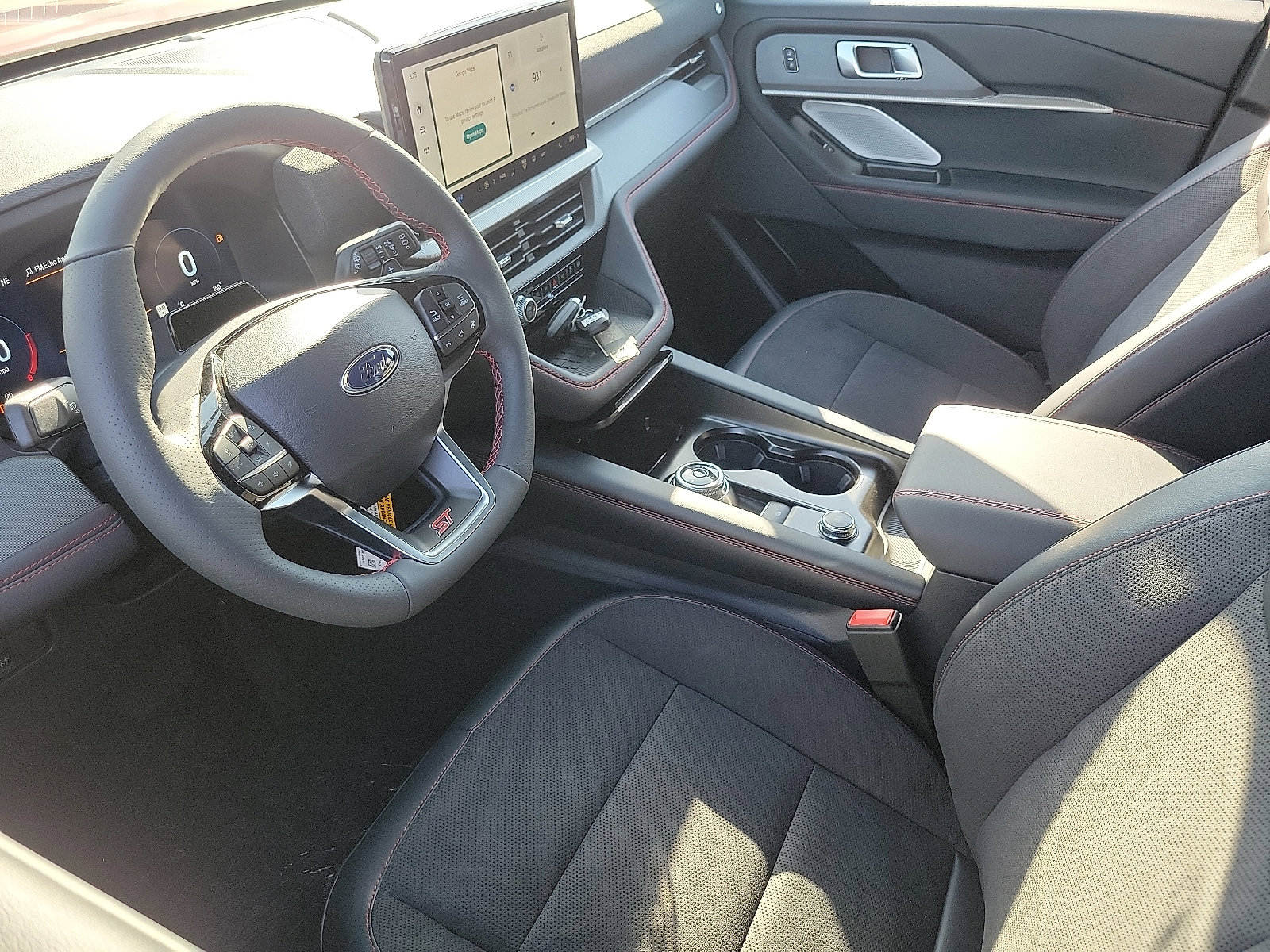 2025 Ford Explorer ST photo 2