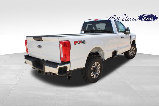 2025 Ford F-250 photo 3
