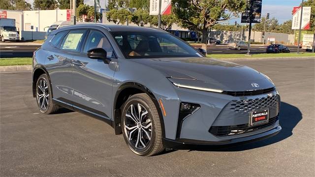 2025 Toyota Crown Signia XLE