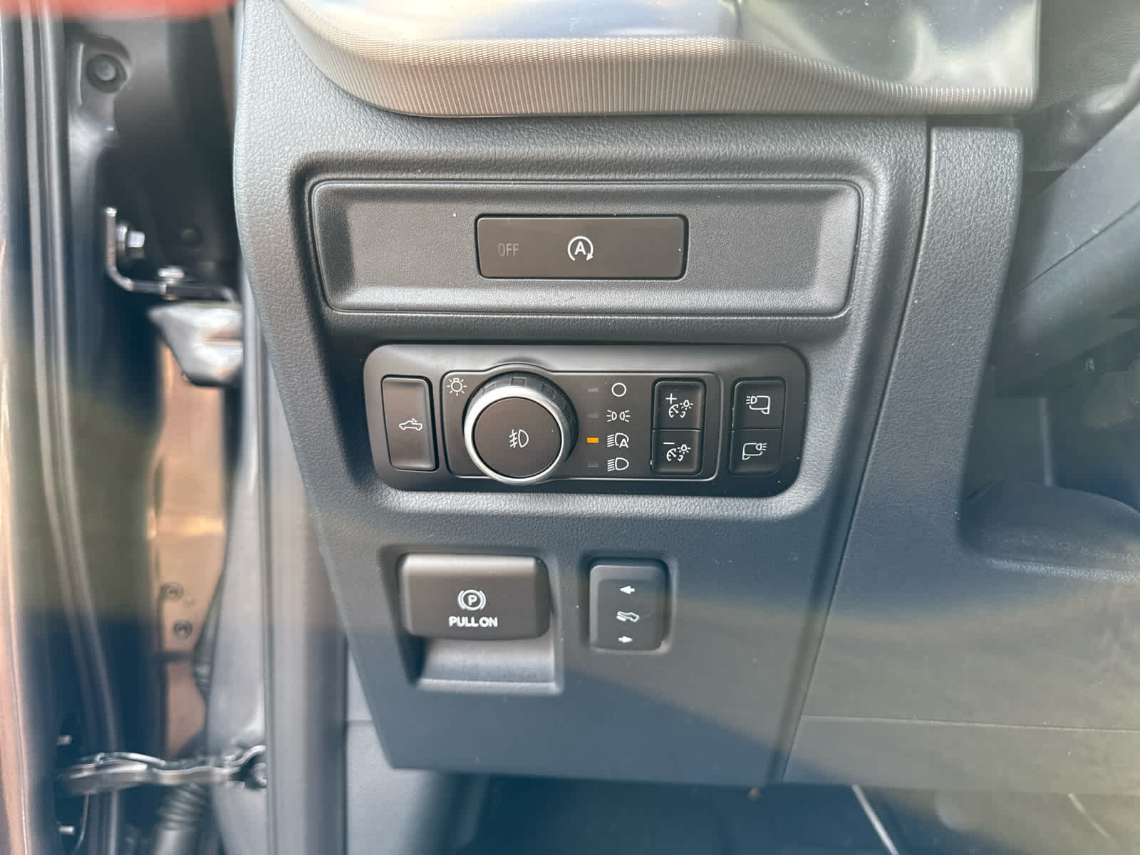 2025 Ford F-150 Lariat photo 9