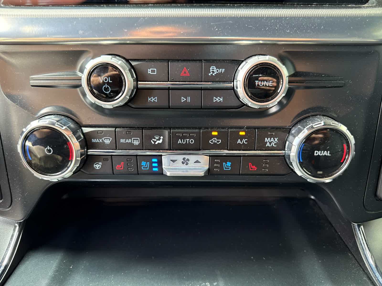 2025 Ford F-150 Lariat photo 17