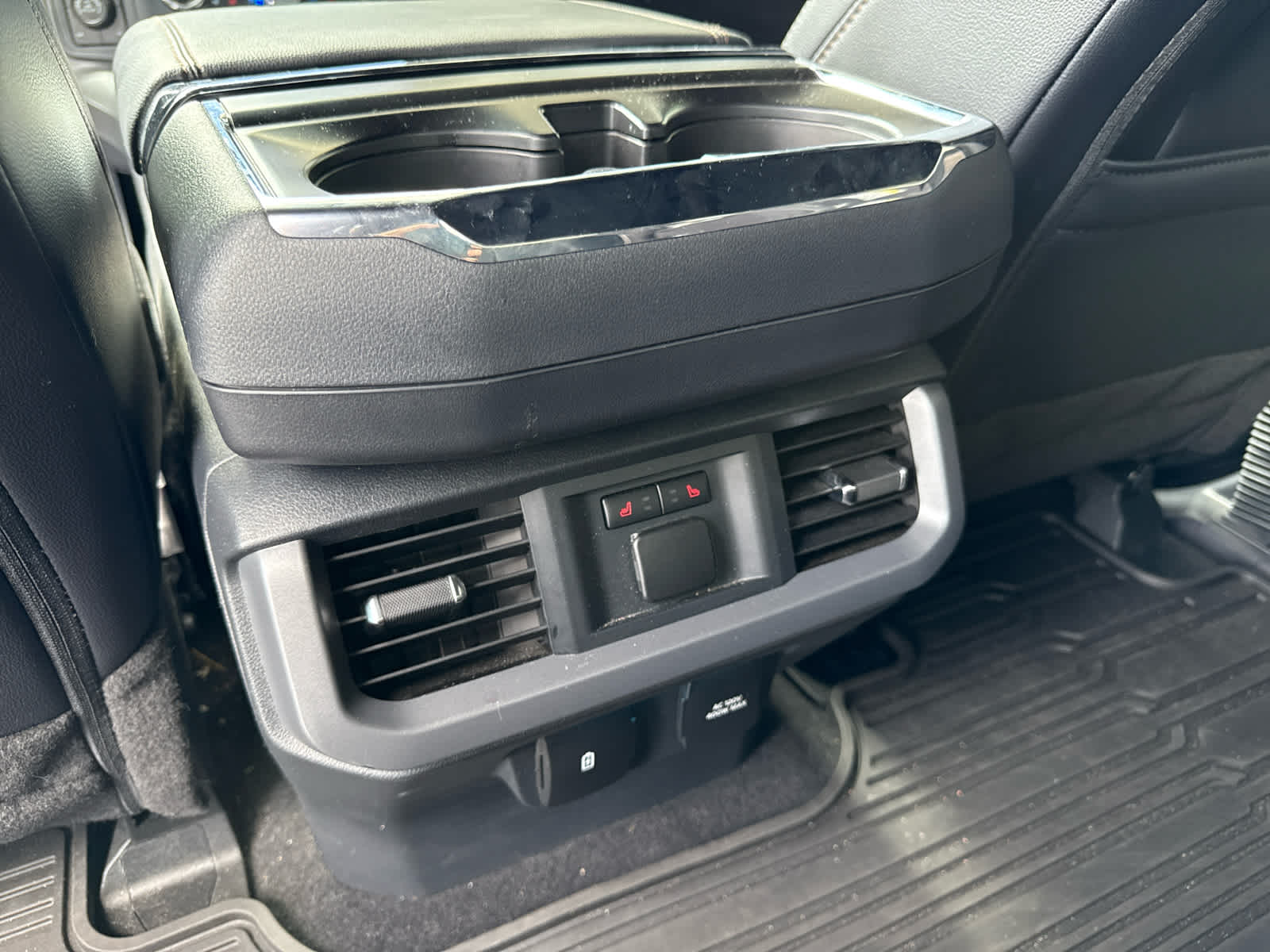 2025 Ford F-150 Lariat photo 22