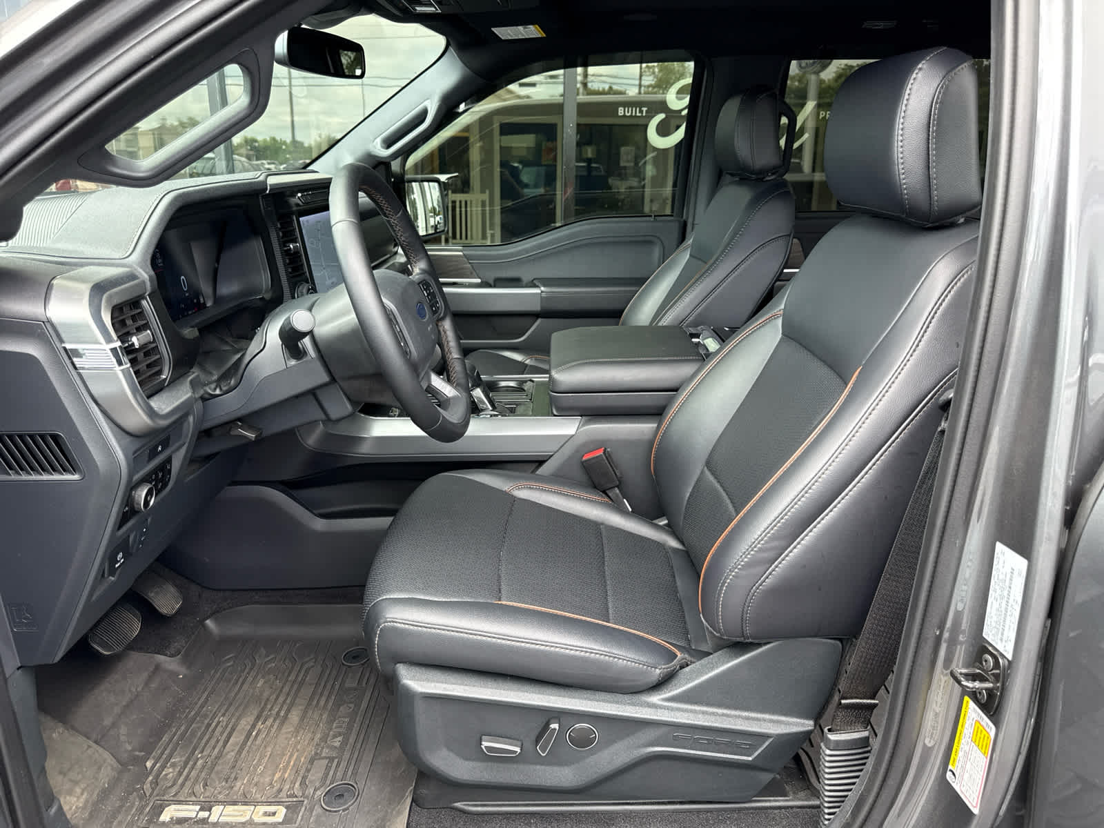 2025 Ford F-150 Lariat photo 21