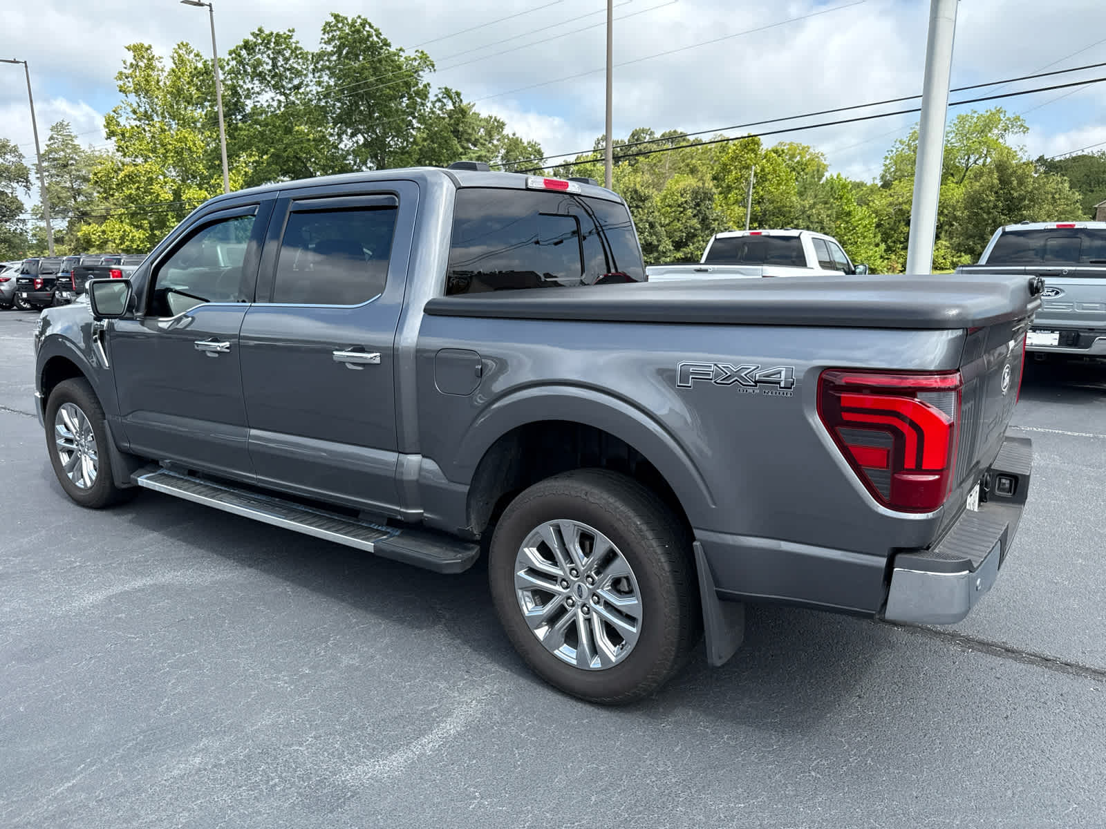 2025 Ford F-150 Lariat photo 3