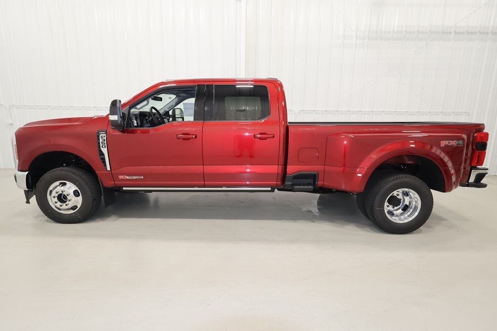 2025 Ford F-350 photo 2