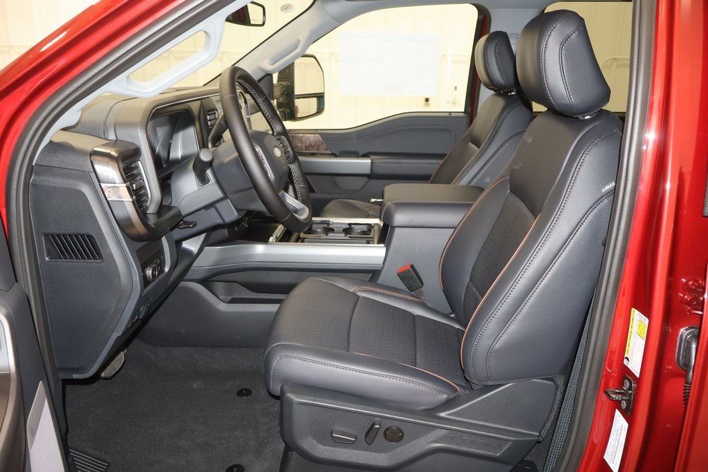 2025 Ford F-350 photo 8