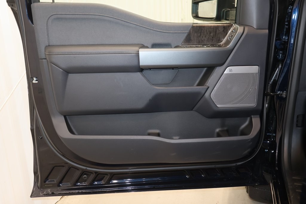 2025 Ford F-350 photo 6