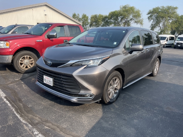 2022 Toyota Sienna XLE