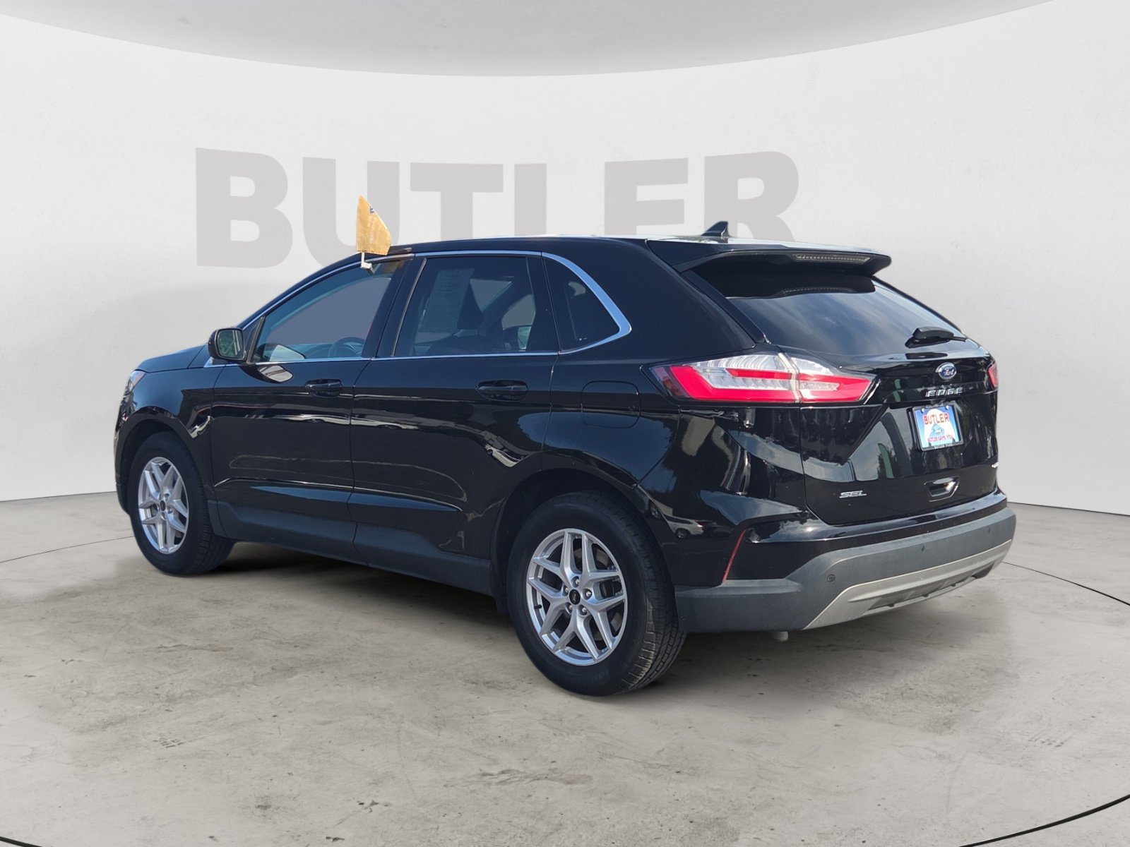 2023 Ford Edge SEL photo 2