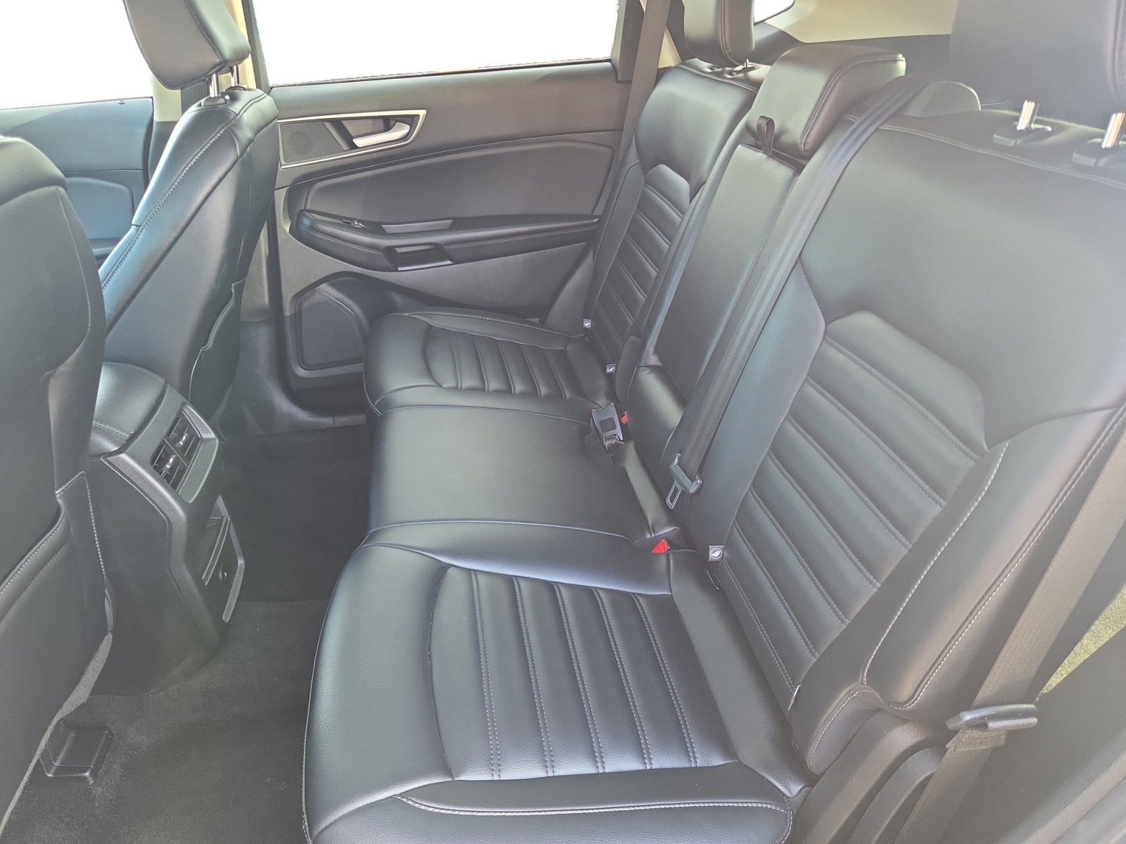 2023 Ford Edge SEL photo 12