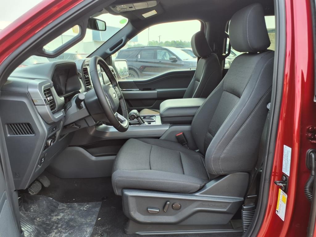 2025 Ford F-150 XLT photo 5