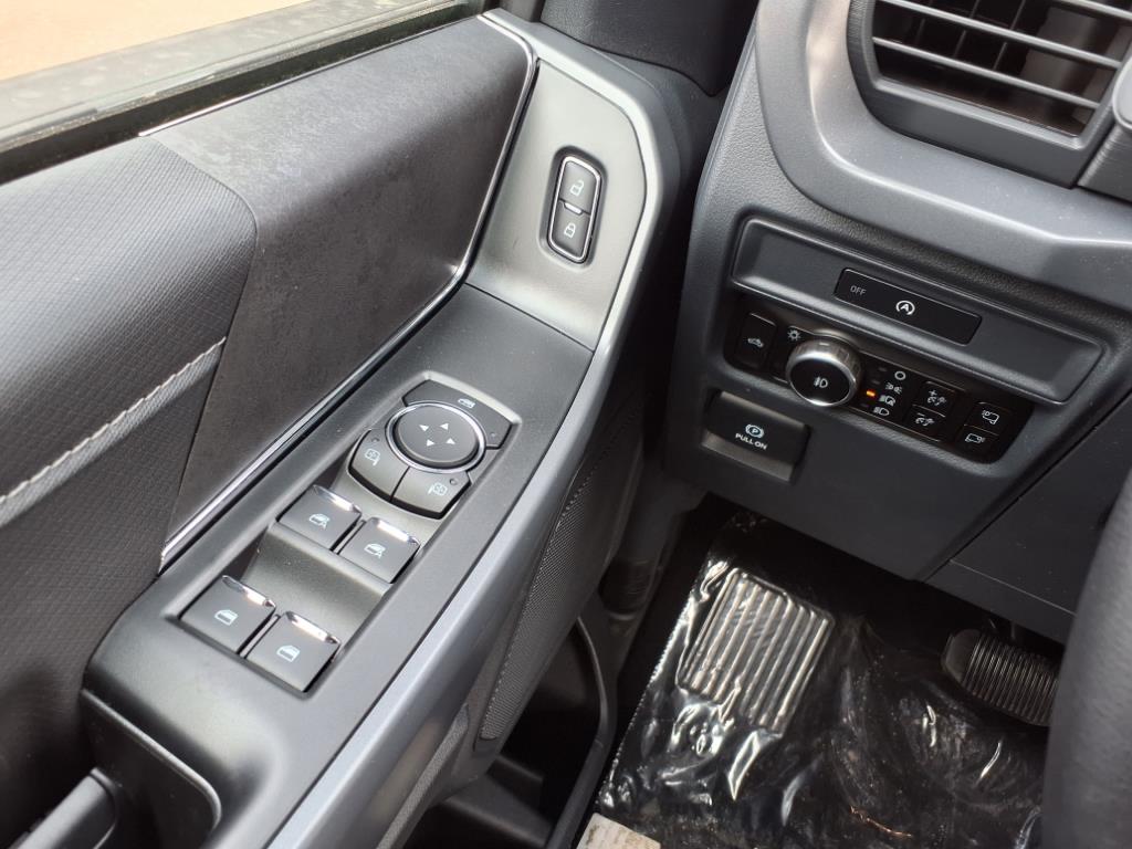 2025 Ford F-150 XLT photo 12