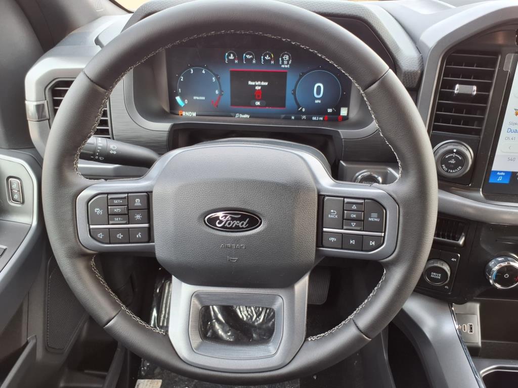 2025 Ford F-150 XLT photo 13