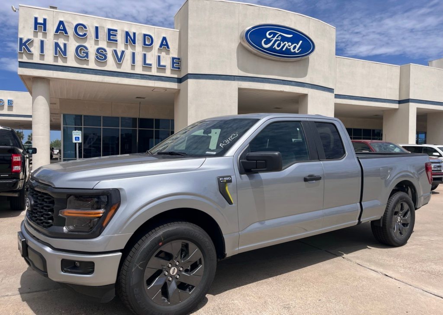 2025 Ford F-150 STX's photo