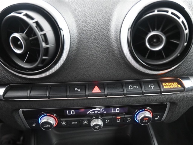 2016 Audi A3 1.8T Premium photo 4