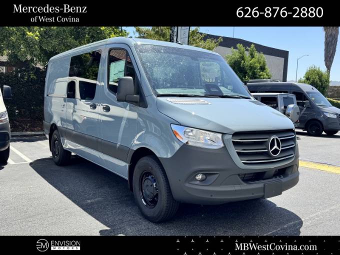 2025 Mercedes-Benz Sprinter Crew Van Crew 144 WB