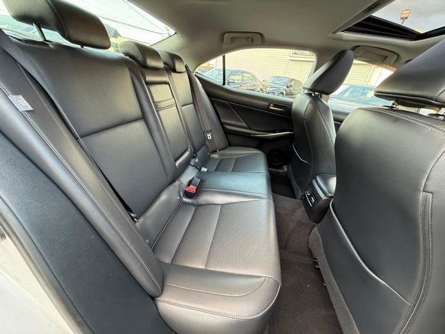 2017 Lexus IS 300 photo 21