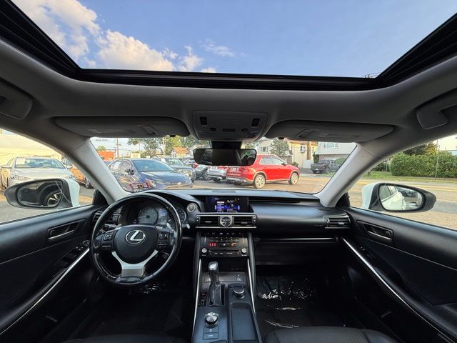 2017 Lexus IS 300 photo 25