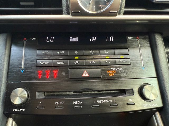 2017 Lexus IS 300 photo 26