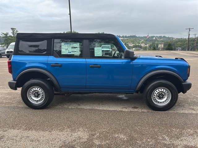 2025 Ford Bronco Base photo 3