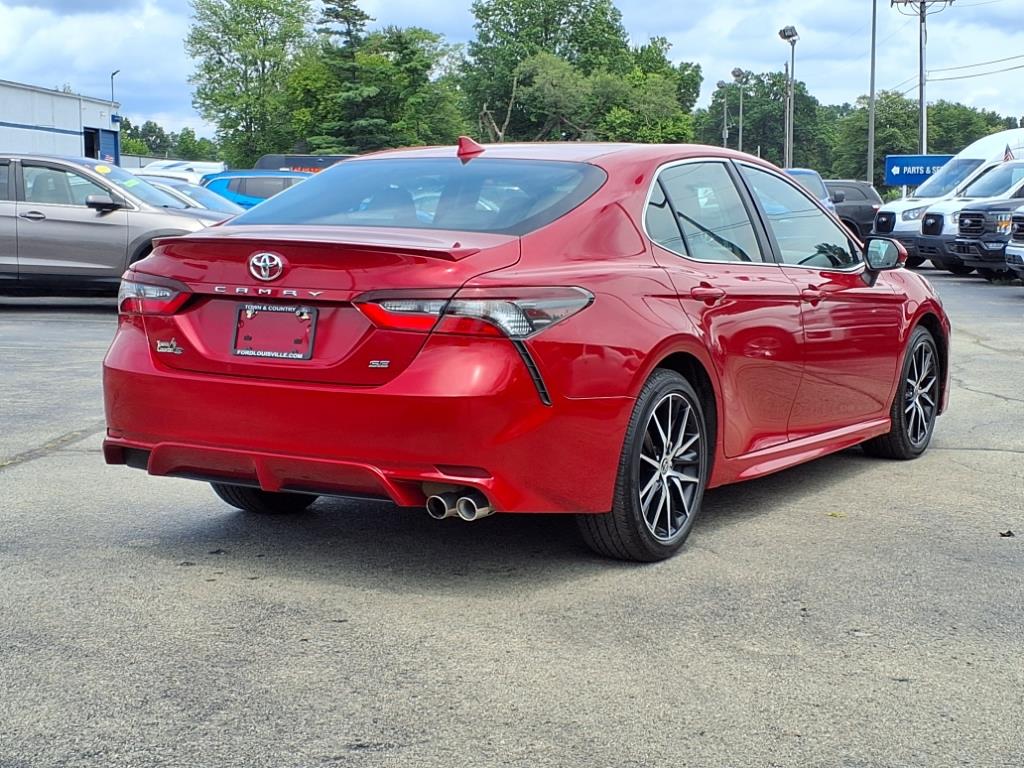 2022 Toyota Camry SE photo 3