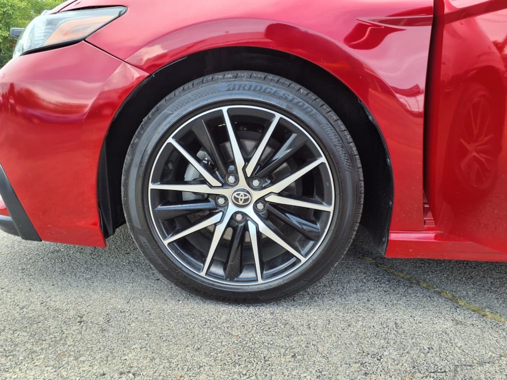 2022 Toyota Camry SE photo 8