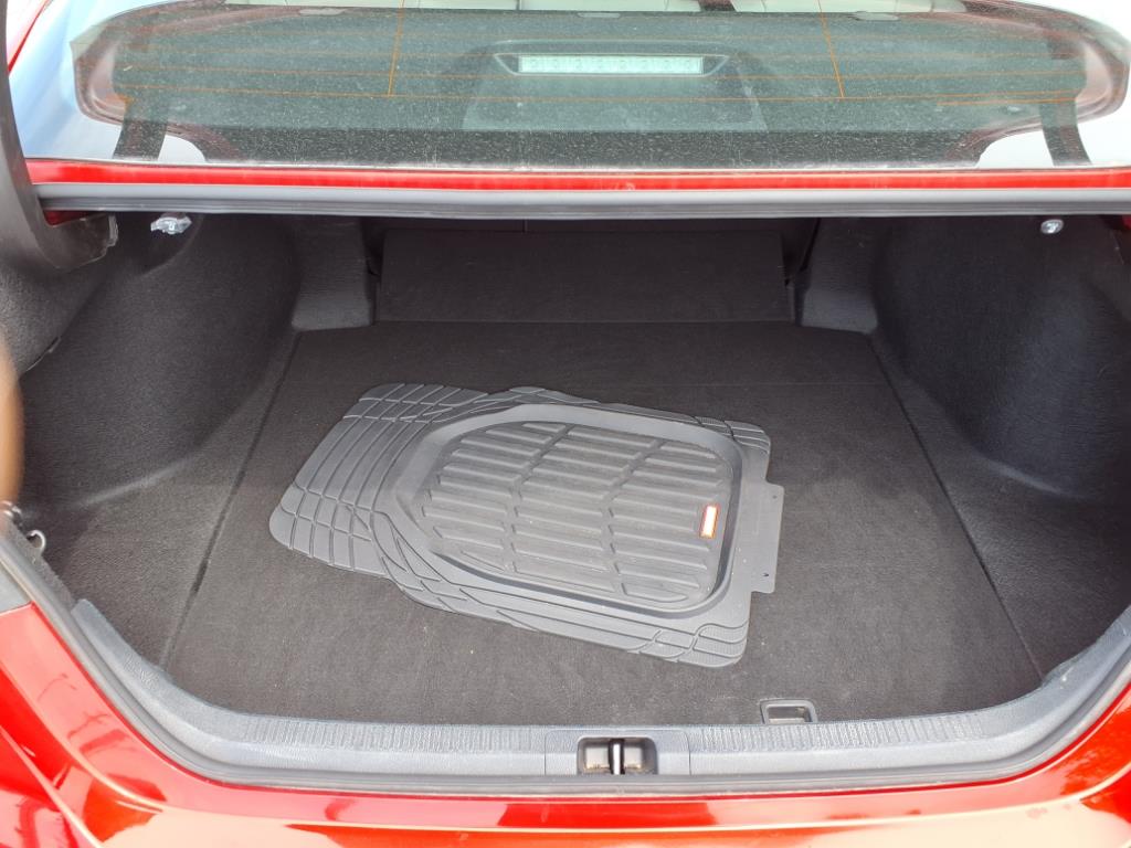 2022 Toyota Camry SE photo 9