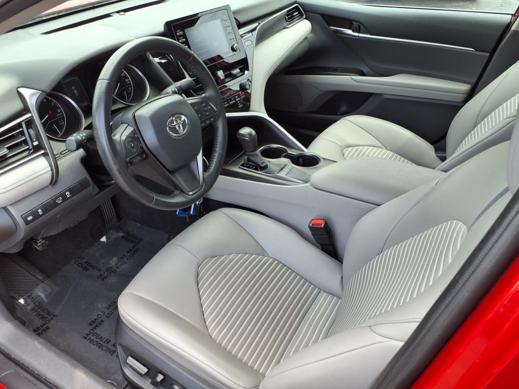 2022 Toyota Camry SE photo 10