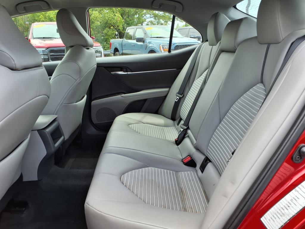 2022 Toyota Camry SE photo 11
