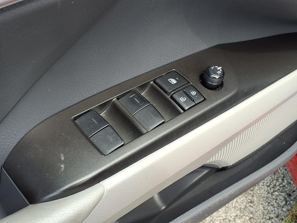2022 Toyota Camry SE photo 14