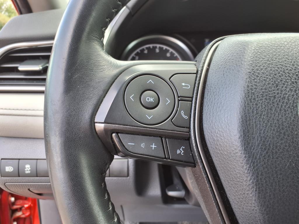2022 Toyota Camry SE photo 18