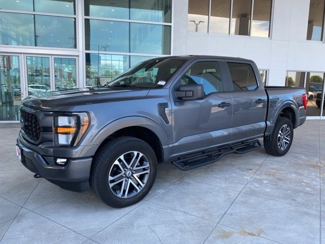2023 Ford F-150 XL photo 2