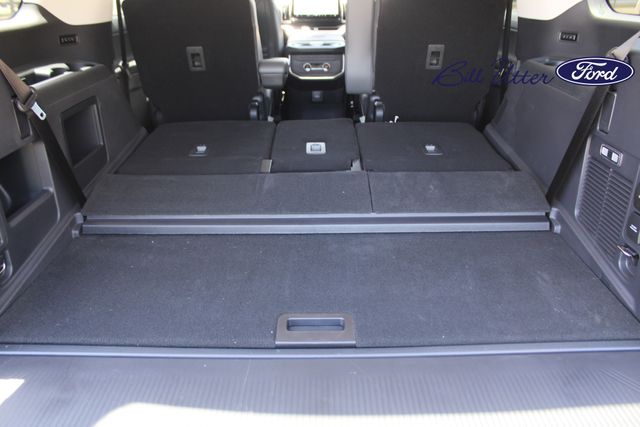 2025 Ford Expedition photo 4