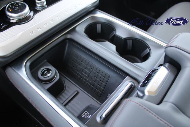 2025 Ford Expedition photo 10