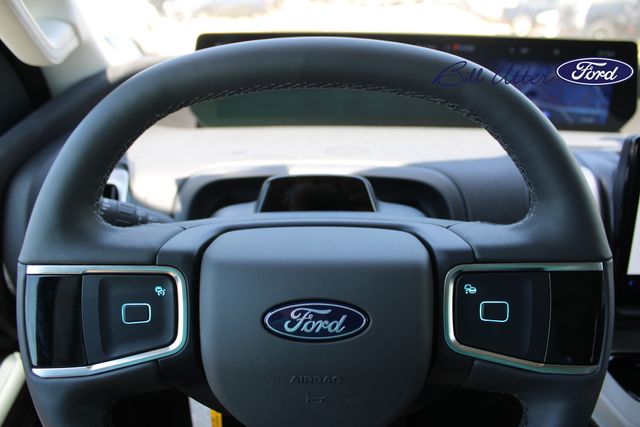 2025 Ford Expedition photo 13
