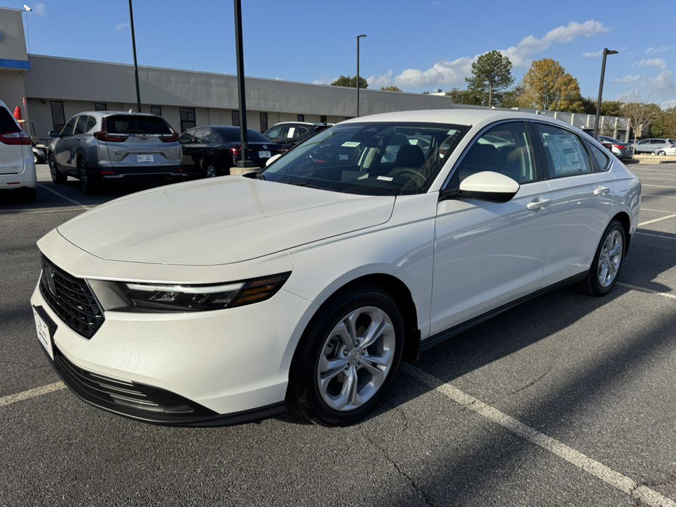2025 Honda Accord LX photo 3