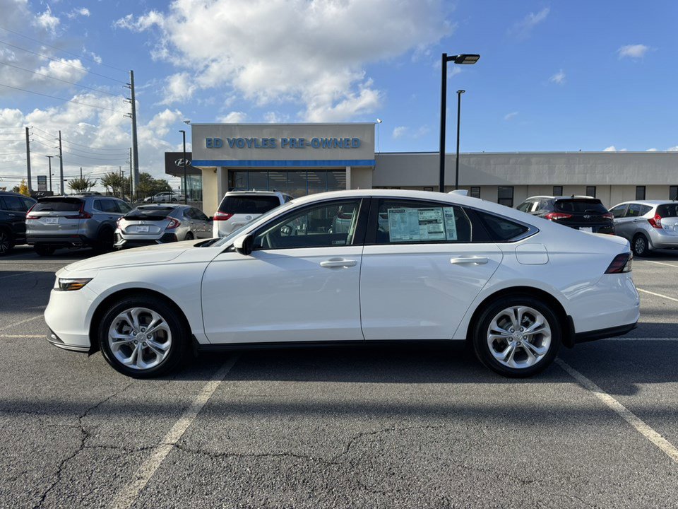 2025 Honda Accord LX photo 4